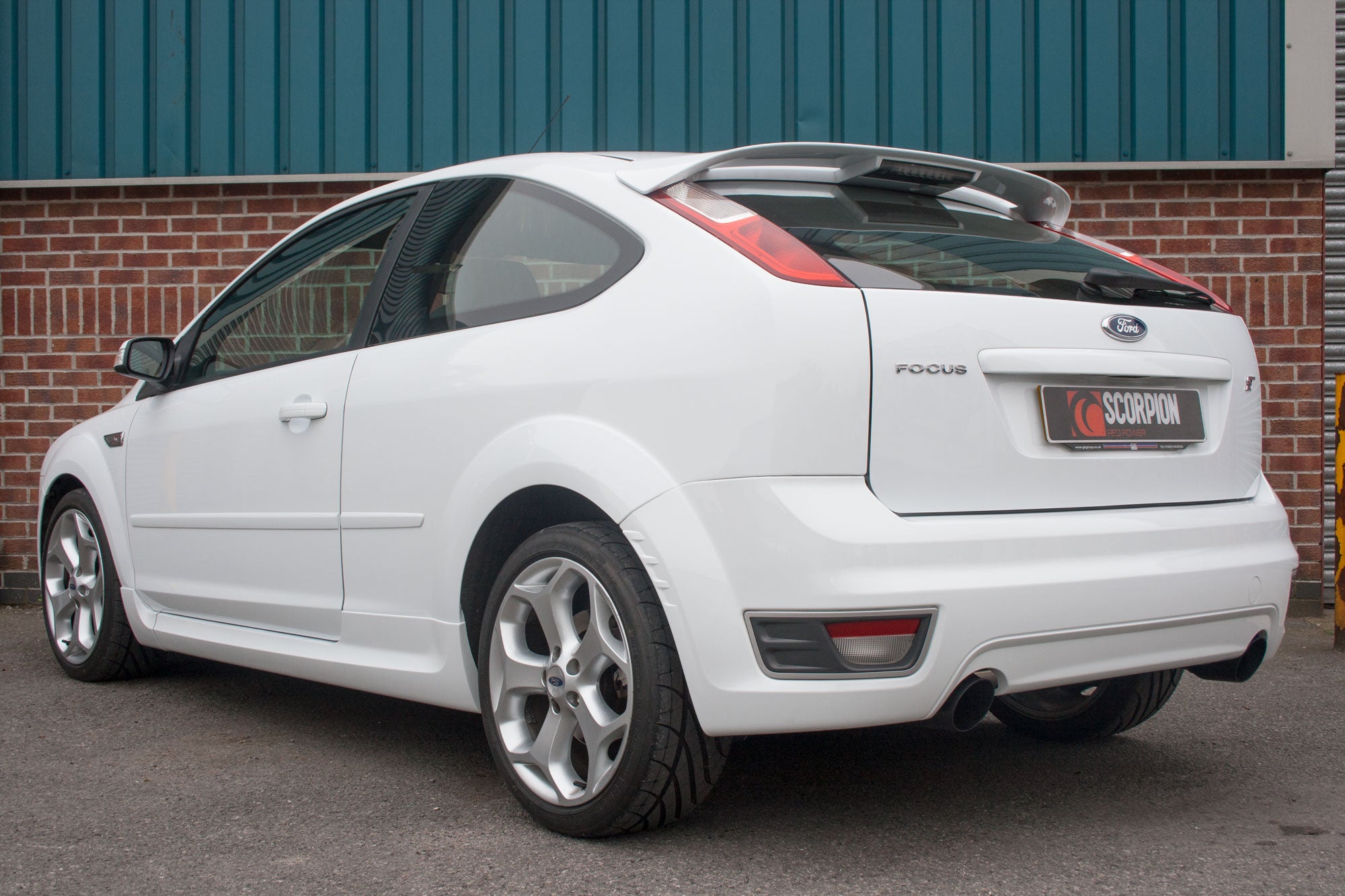 Ford Focus MK2 ST 225 2.5 Turbo 63.5mm/2.5 Resonated cat-back system - Scorpion