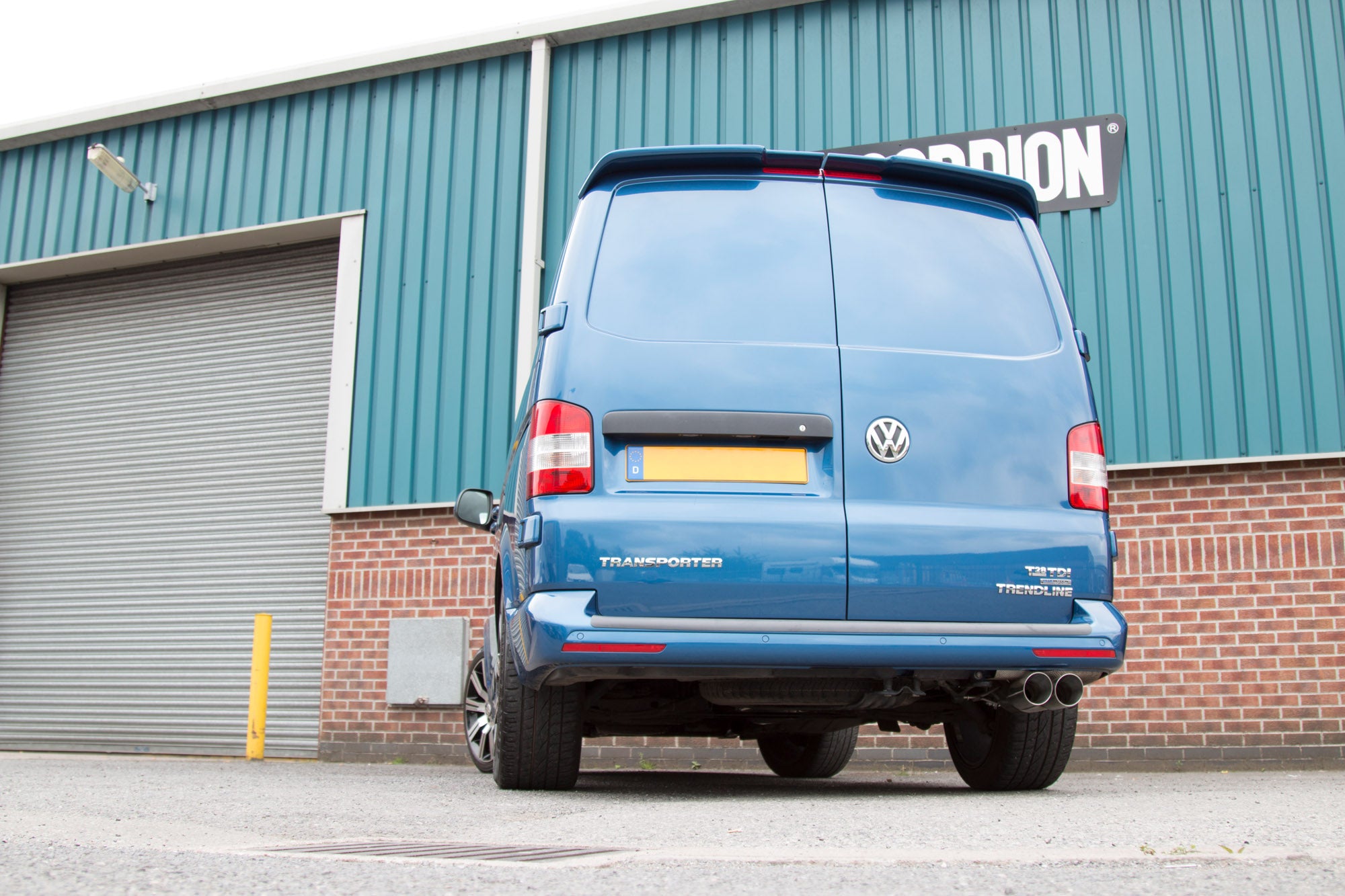 Volkswagen Transporter T5 2.5TDi (03-09) / T5 2.0 (10-15) / T5 & T6 2.0 BiTDi (15-19) SWB/LWD 2WD Resonated cat/DPF-back